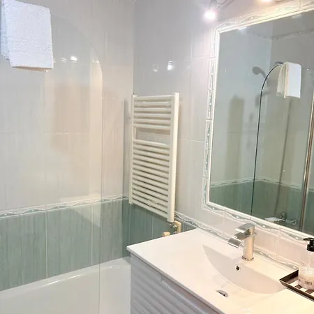 Golden Vedra Residences * Pontevedra